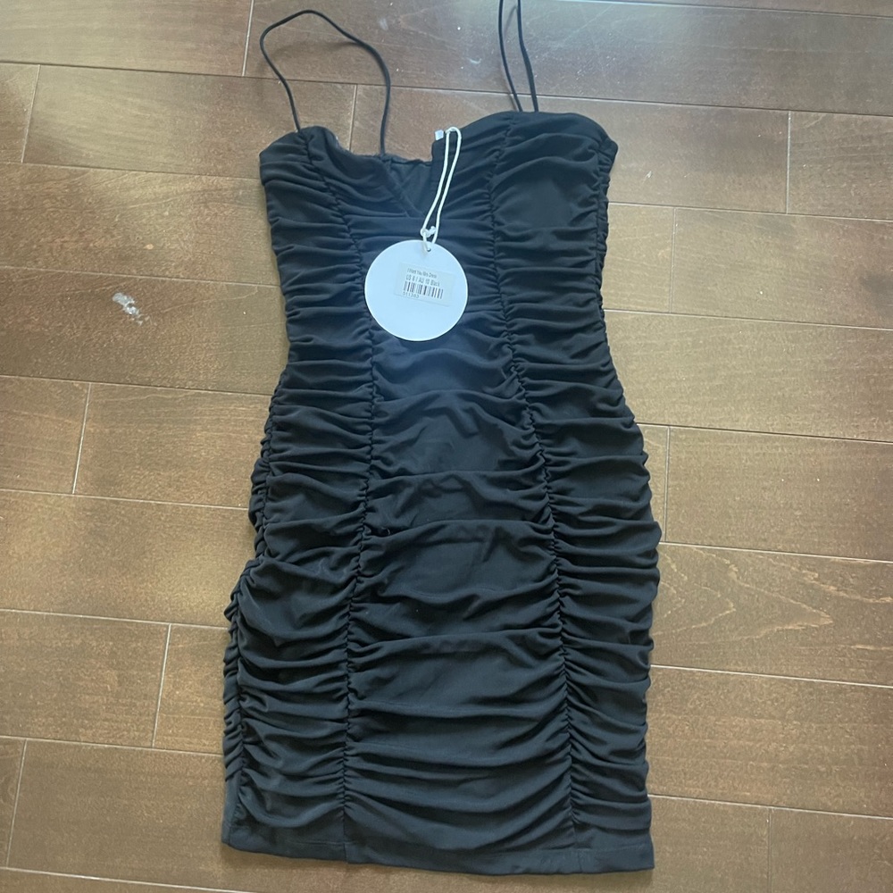 black dress - Picture 2 of 6